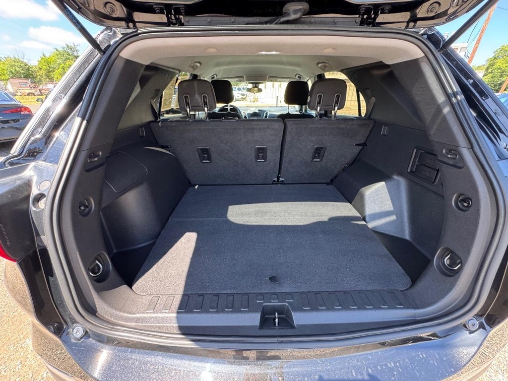 Chevrolet Equinox Vehicle Image 11