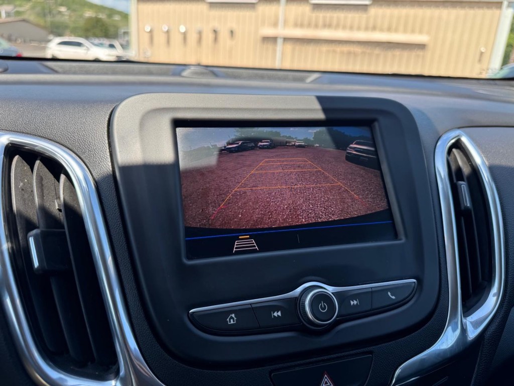 Chevrolet Equinox Vehicle Image 12