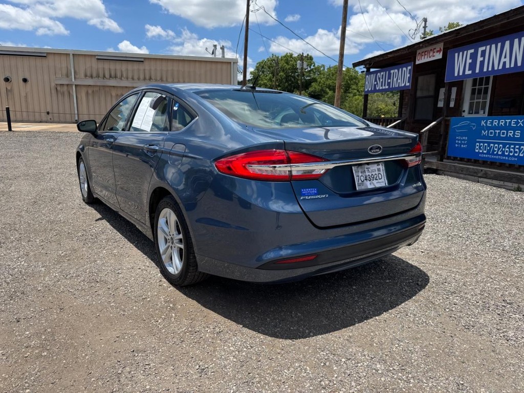 Ford Fusion Hybrid Vehicle Image 02