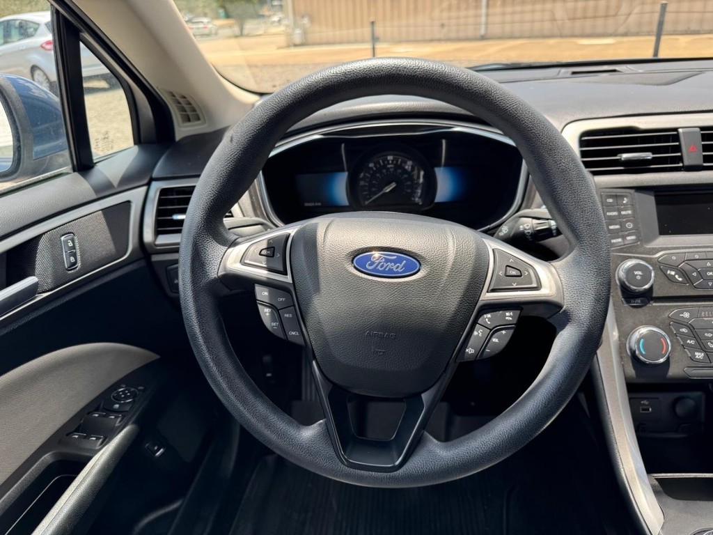 Ford Fusion Hybrid Vehicle Image 11