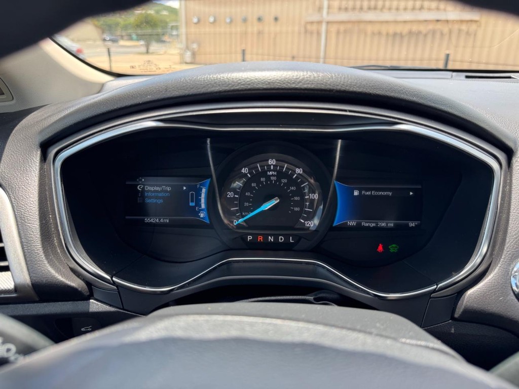 Ford Fusion Hybrid Vehicle Image 16