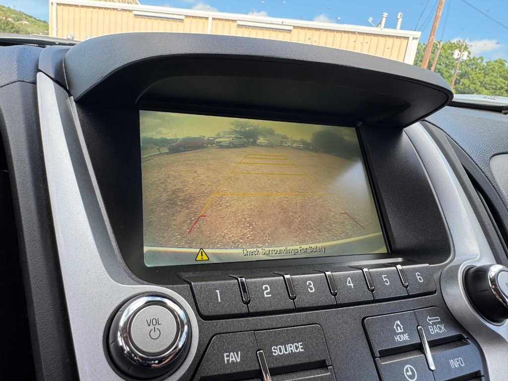 Chevrolet Equinox Vehicle Image 12