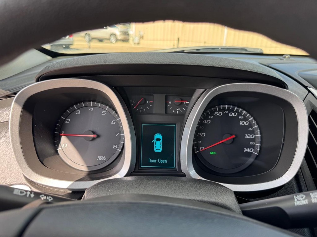 Chevrolet Equinox Vehicle Image 13