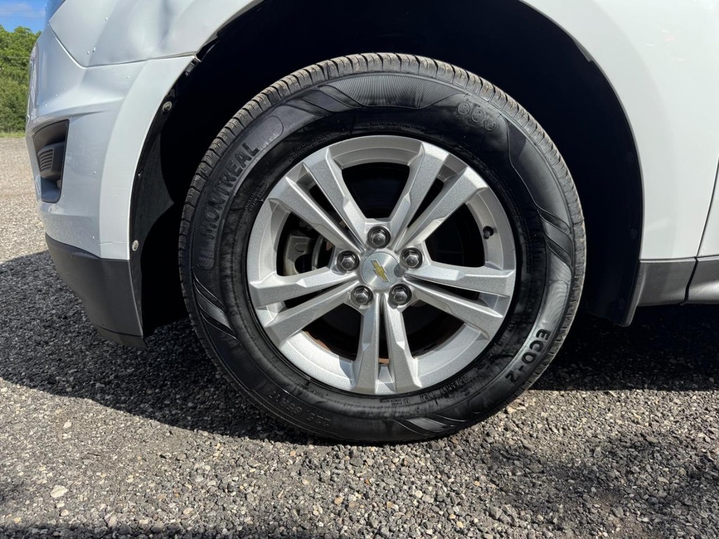 Chevrolet Equinox Vehicle Image 14