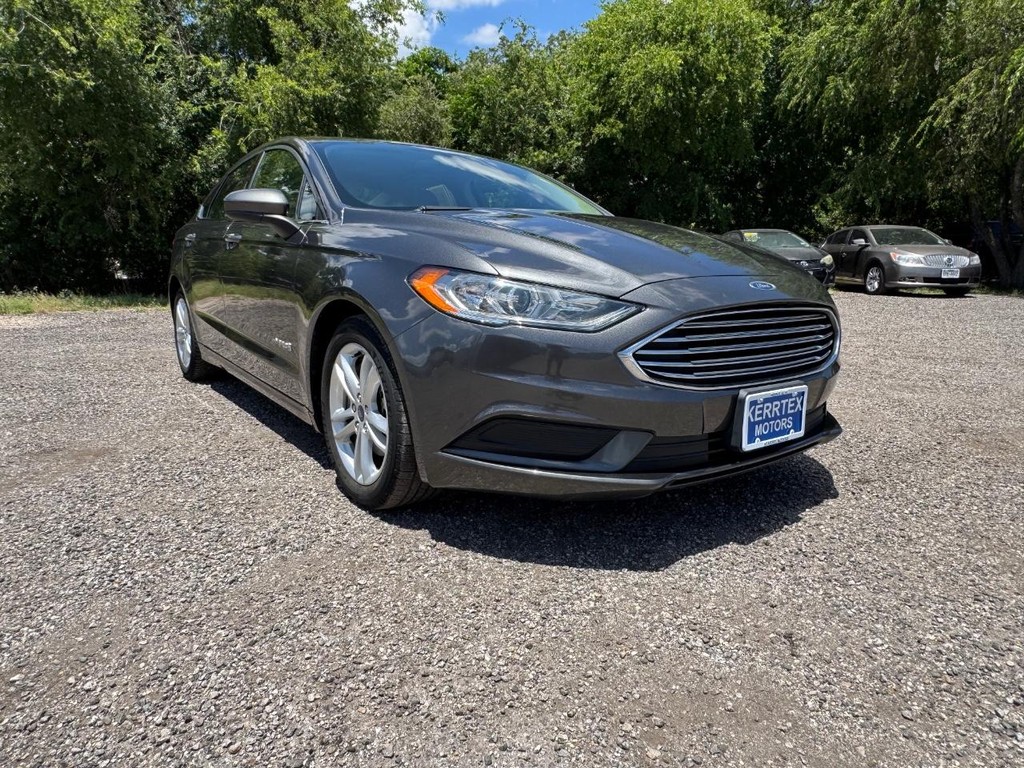 Ford Fusion Hybrid Vehicle Image 02