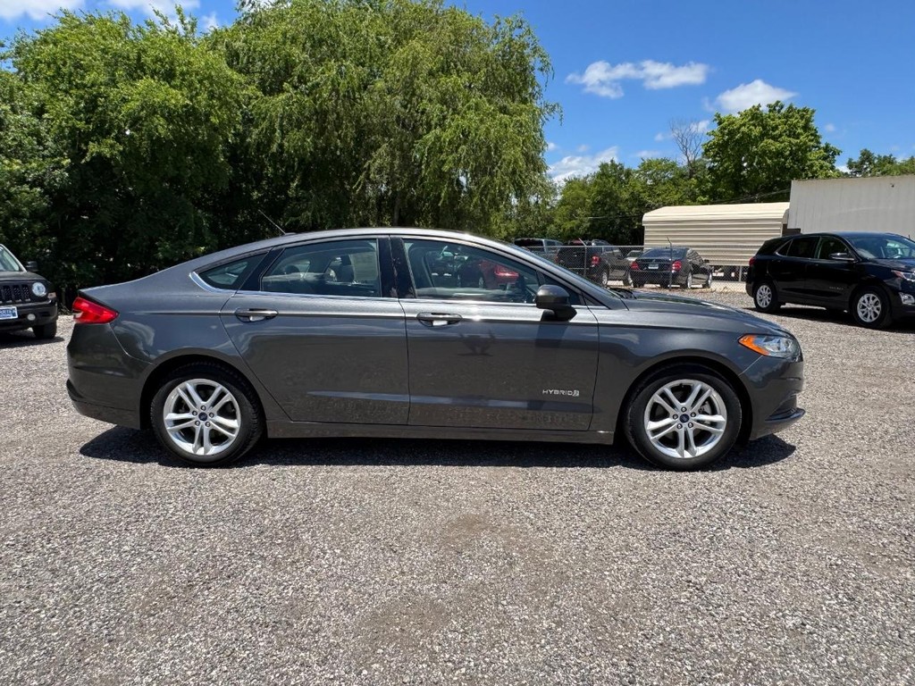 Ford Fusion Hybrid Vehicle Image 09