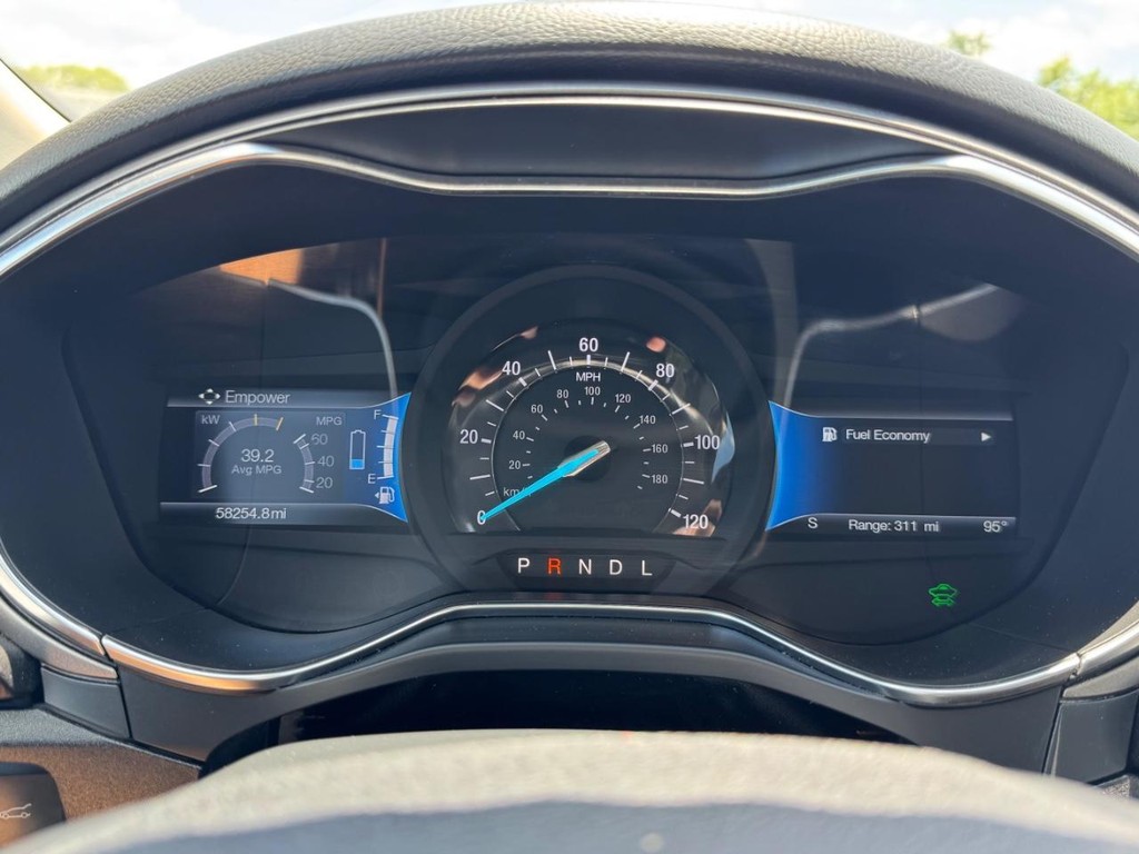 Ford Fusion Hybrid Vehicle Image 16