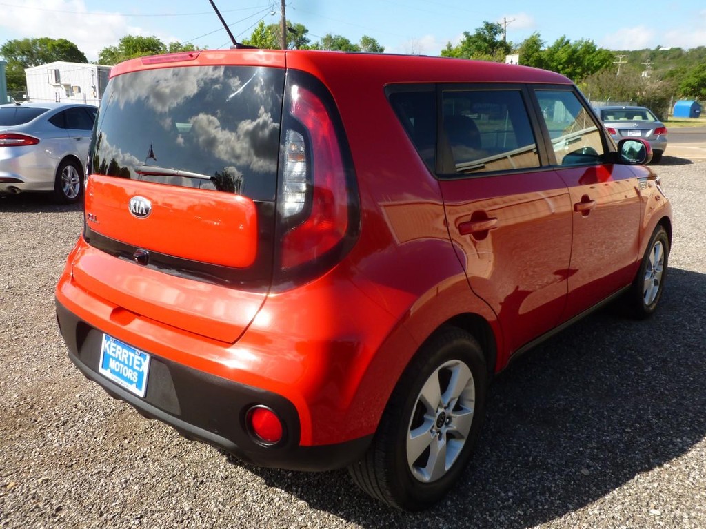 Kia Soul Vehicle Image 02