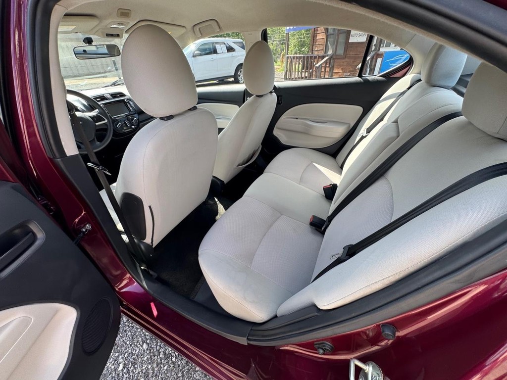 Mitsubishi Mirage G4 Vehicle Image 10