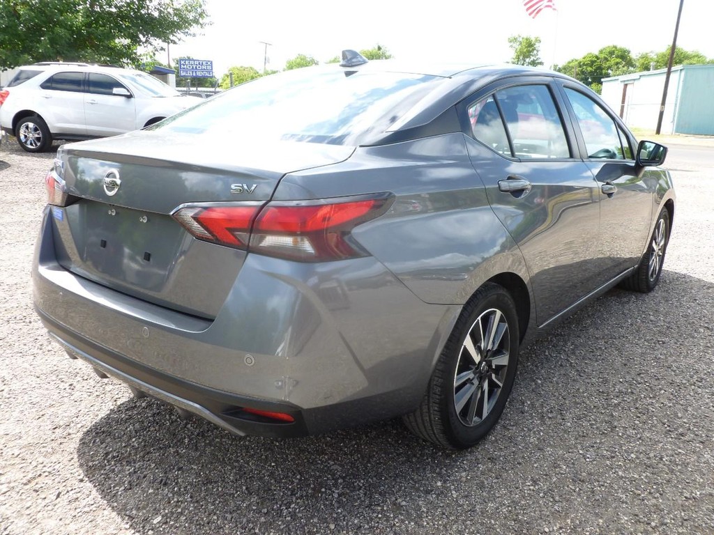 Nissan Versa Vehicle Image 02