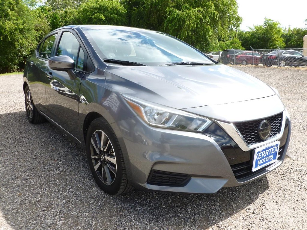 Nissan Versa Vehicle Image 03