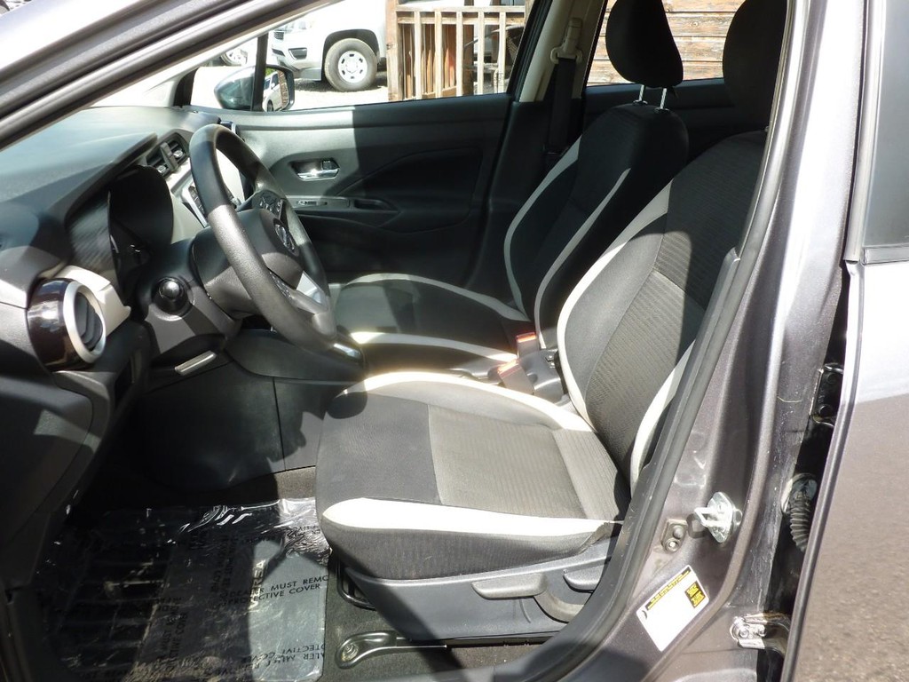 Nissan Versa Vehicle Image 05