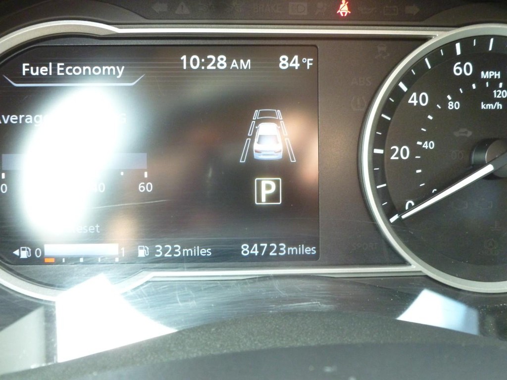 Nissan Versa Vehicle Image 08