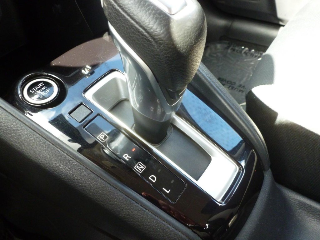 Nissan Versa Vehicle Image 10