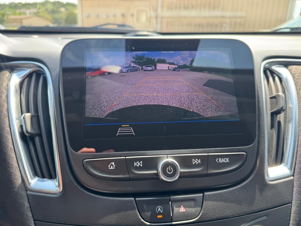 Chevrolet Malibu Vehicle Image 10