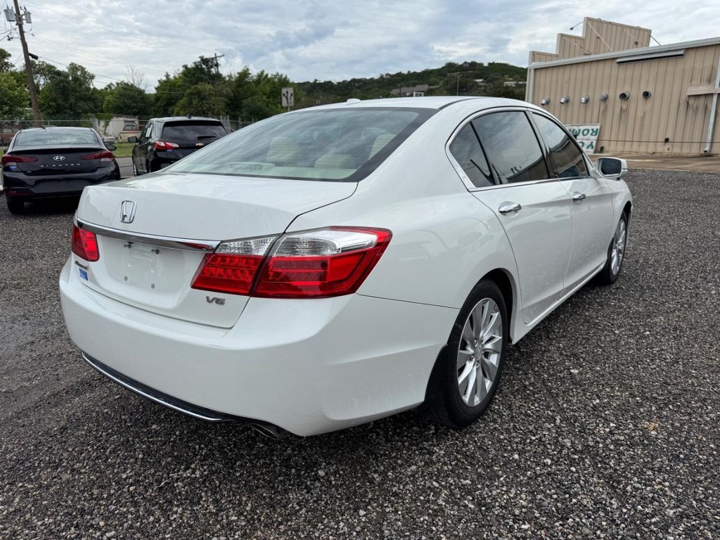 Honda Accord Sedan Vehicle Image 03