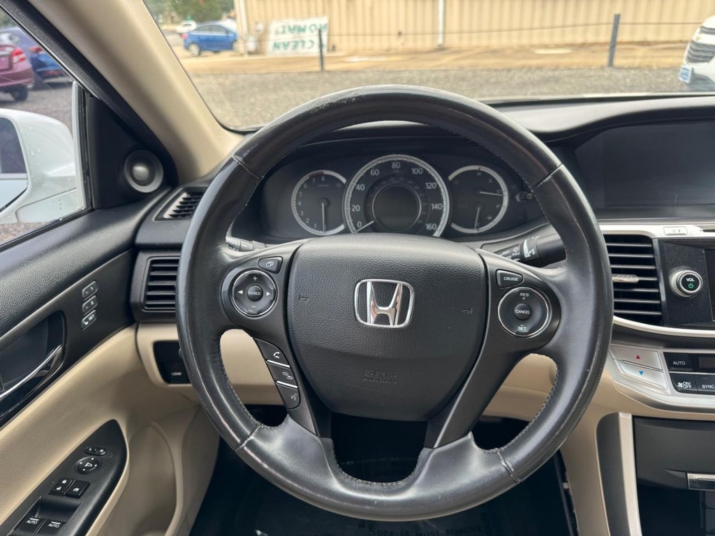Honda Accord Sedan Vehicle Image 10