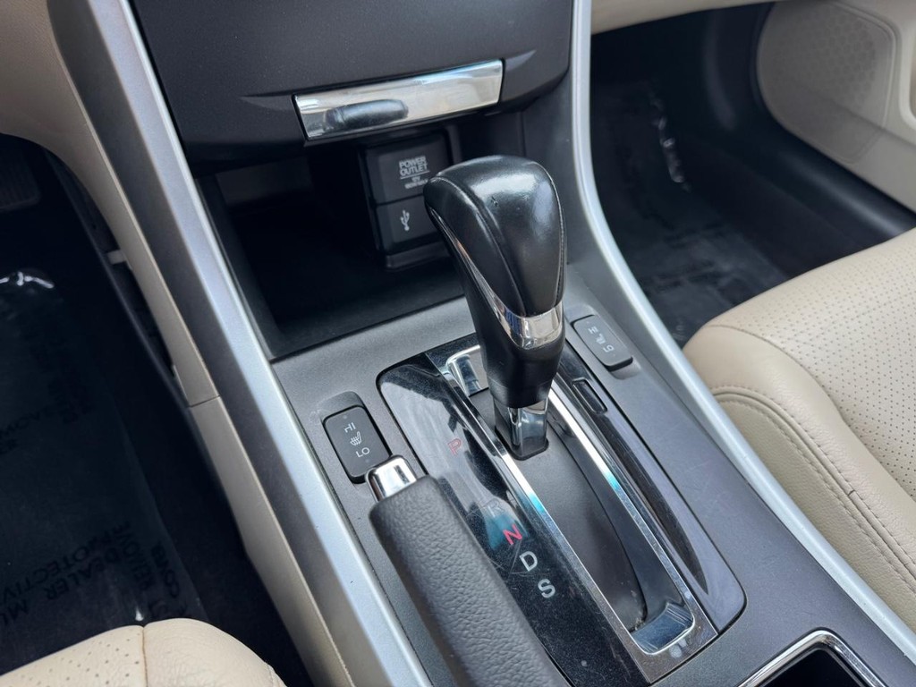 Honda Accord Sedan Vehicle Image 12