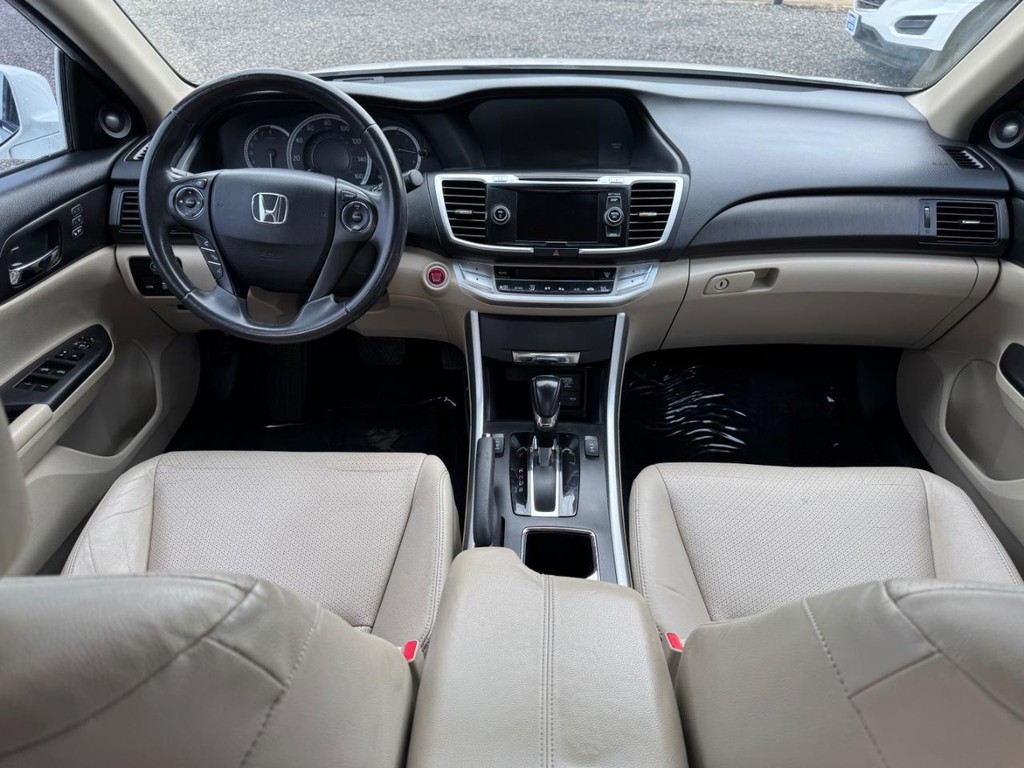 Honda Accord Sedan Vehicle Image 14