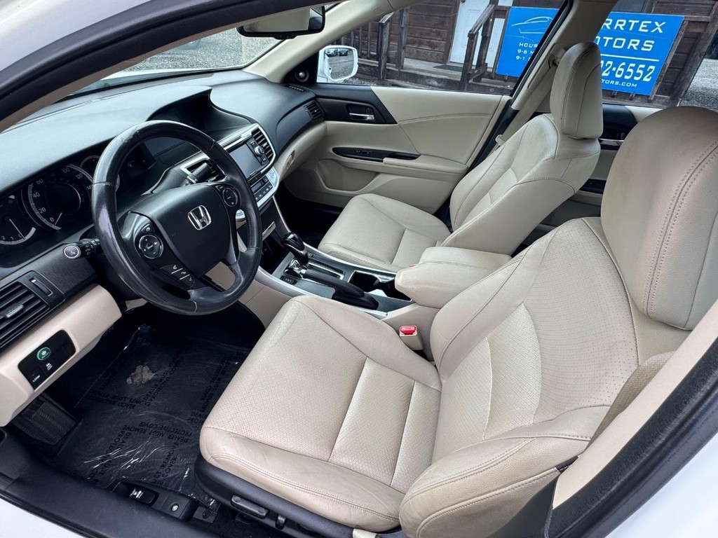 Honda Accord Sedan Vehicle Image 15
