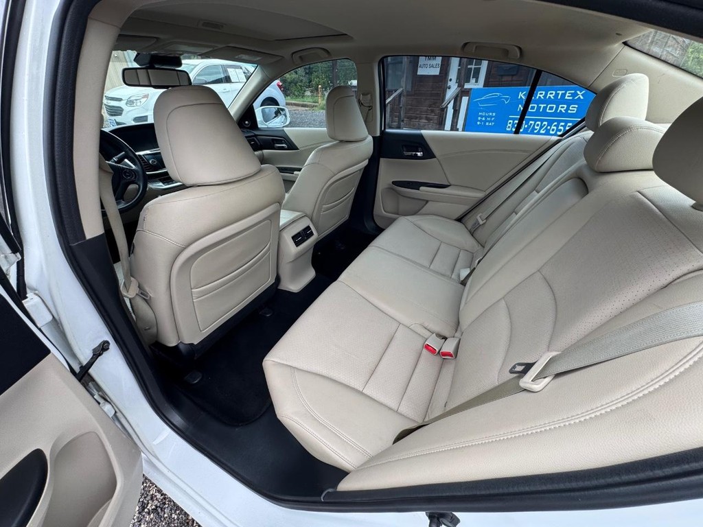 Honda Accord Sedan Vehicle Image 16