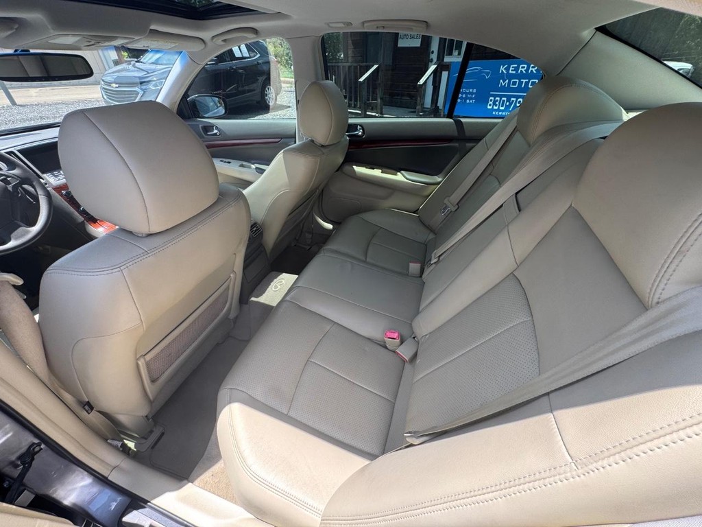 INFINITI G37 Sedan Vehicle Image 15