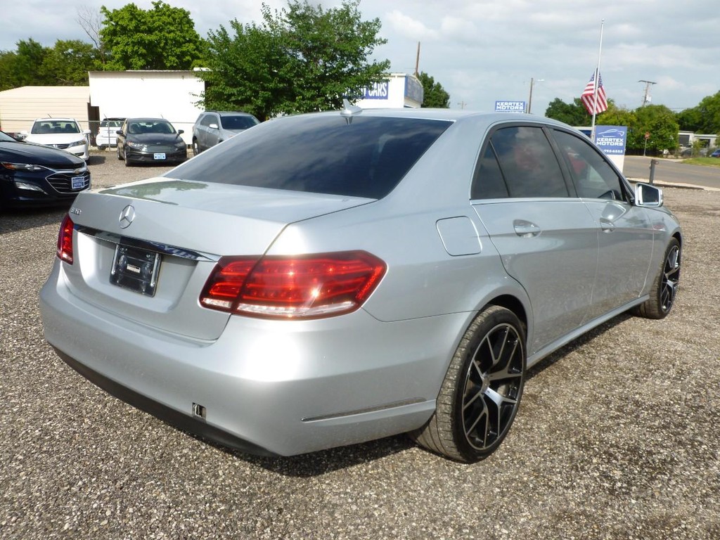 Mercedes-Benz E-Class Vehicle Image 02