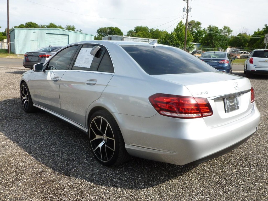 Mercedes-Benz E-Class Vehicle Image 03