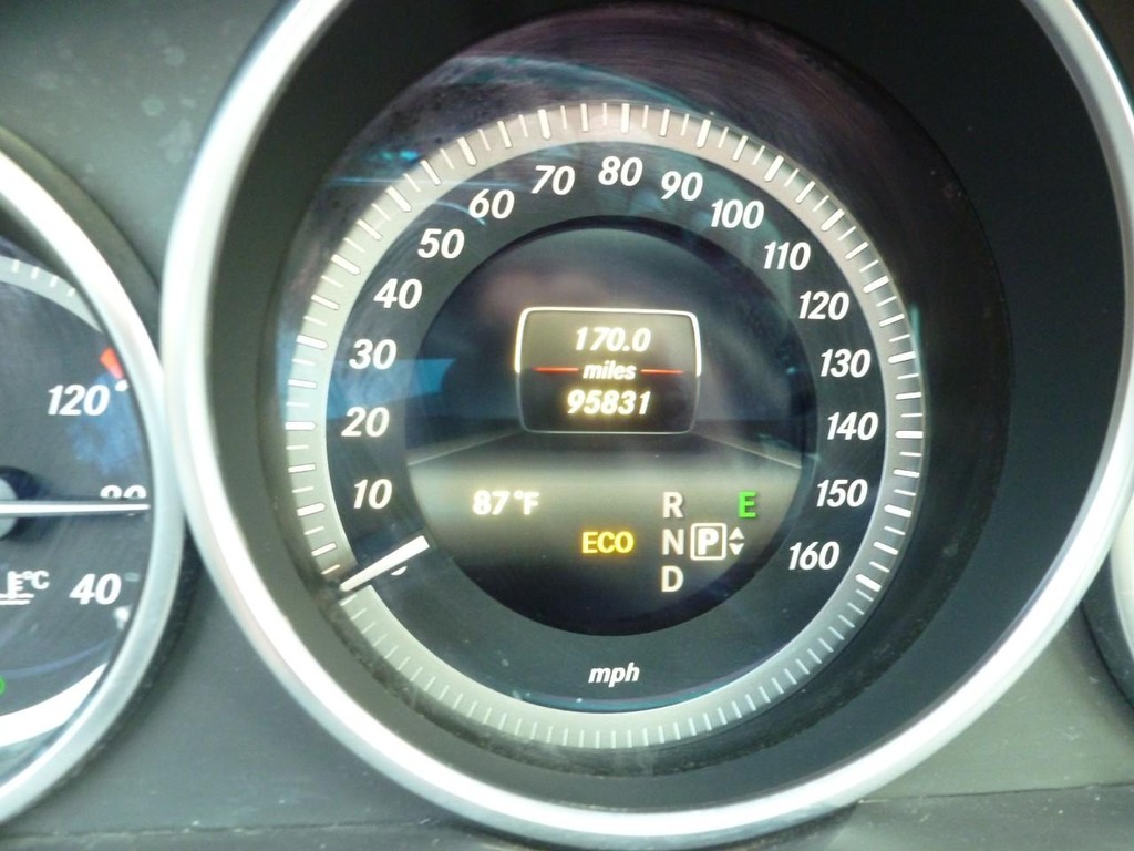 Mercedes-Benz E-Class Vehicle Image 11