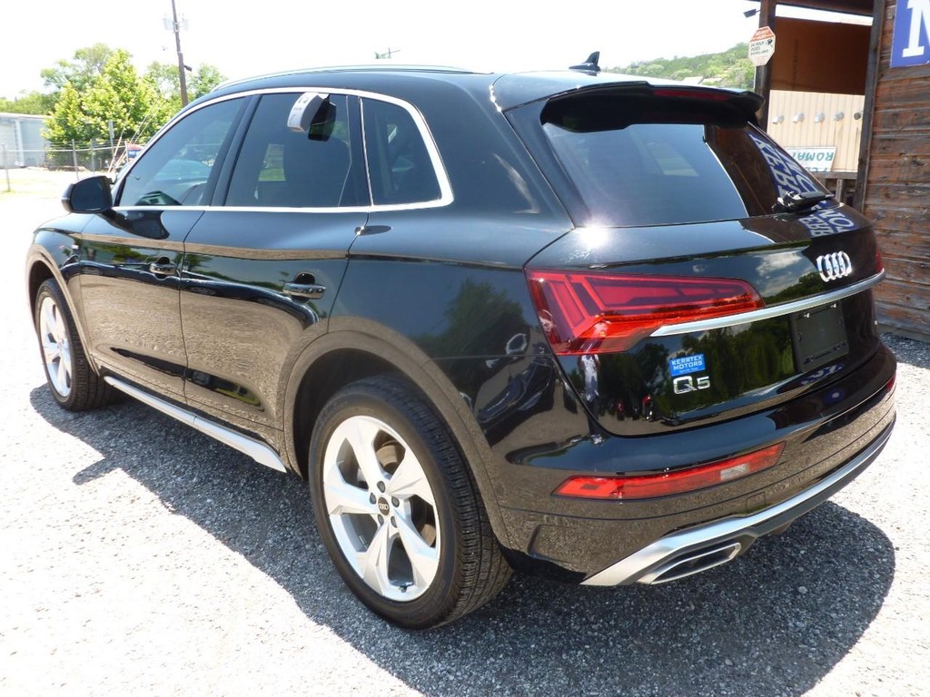 Audi Q5 Vehicle Image 02
