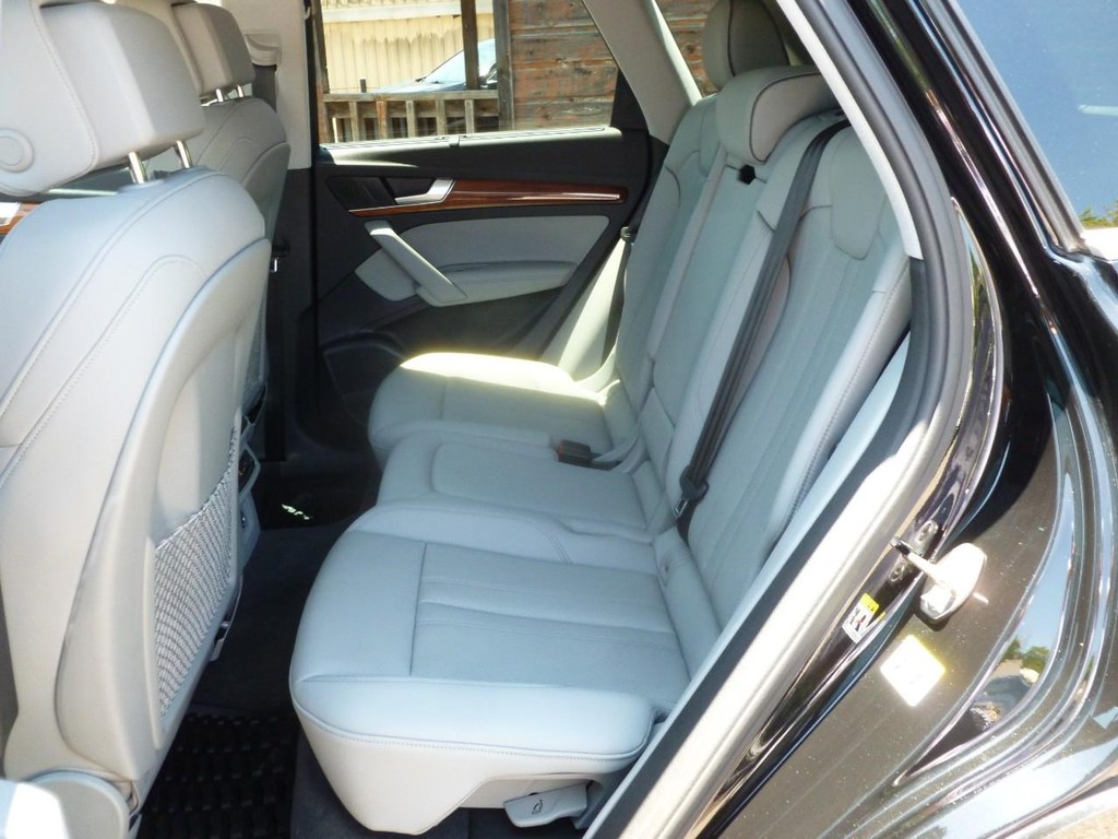 Audi Q5 Vehicle Image 08