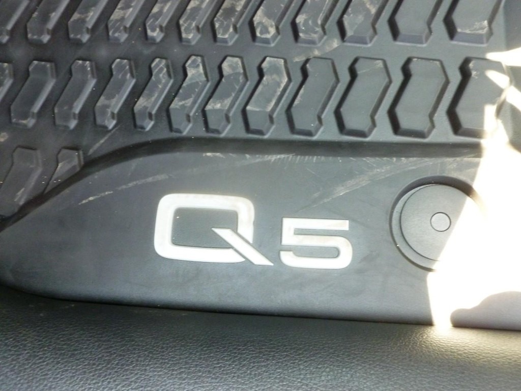 Audi Q5 Vehicle Image 11