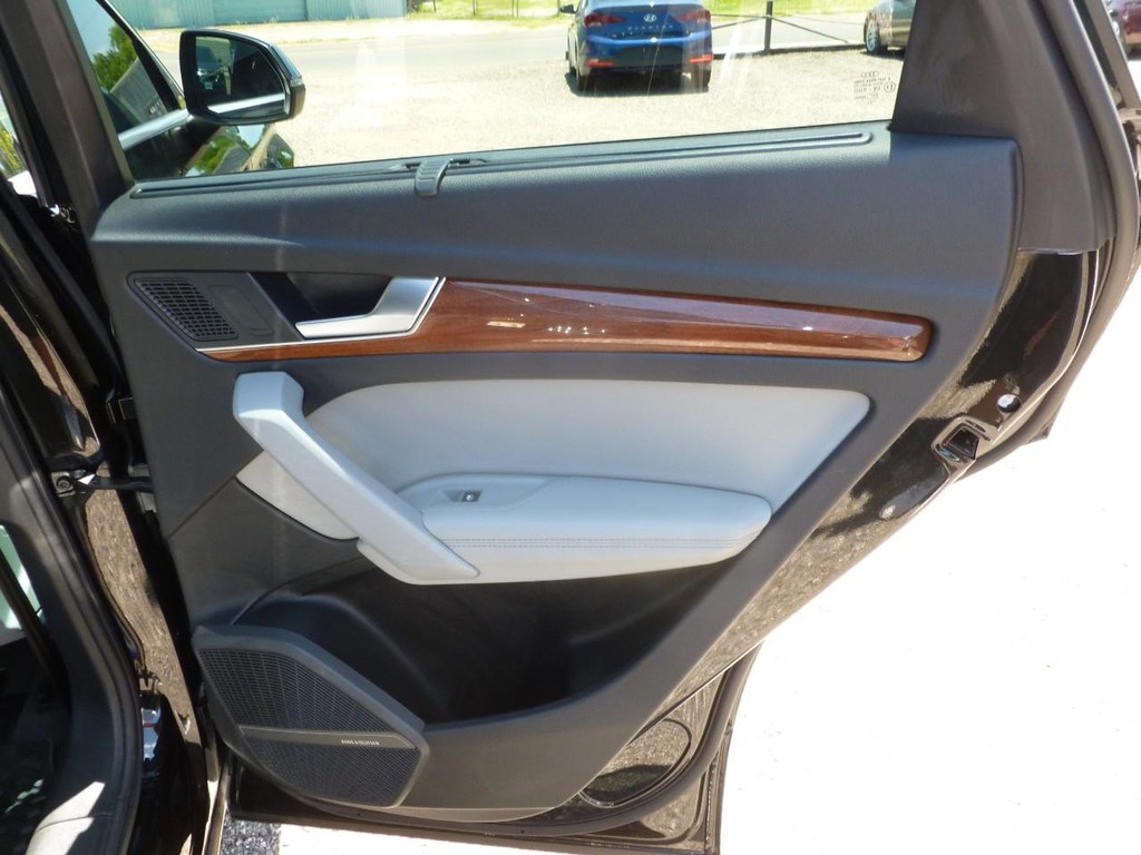 Audi Q5 Vehicle Image 26