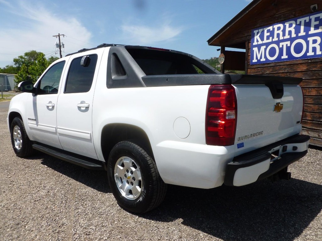 Chevrolet Avalanche Vehicle Image 02