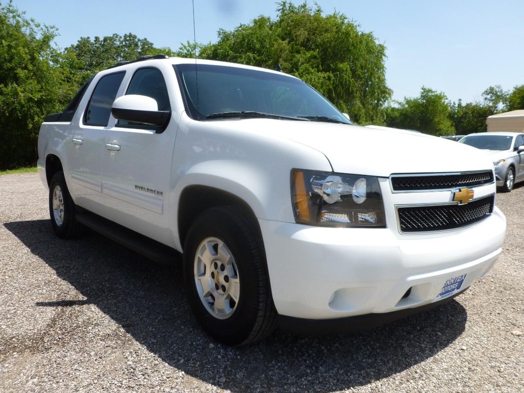 Chevrolet Avalanche Vehicle Image 05