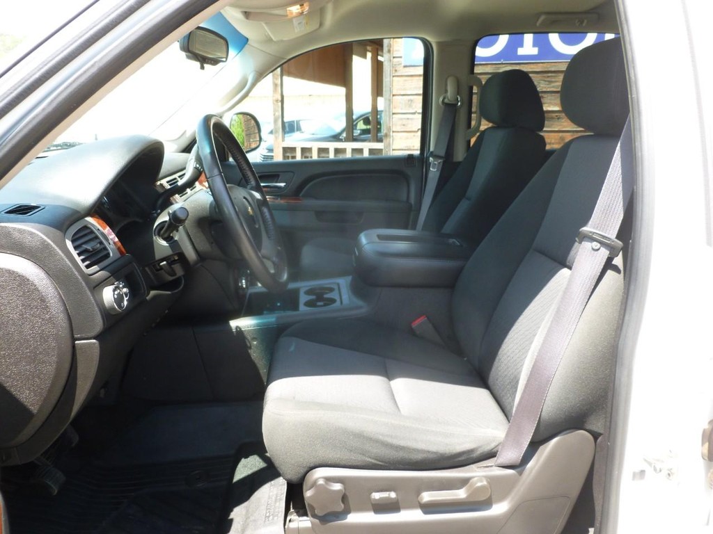 Chevrolet Avalanche Vehicle Image 06