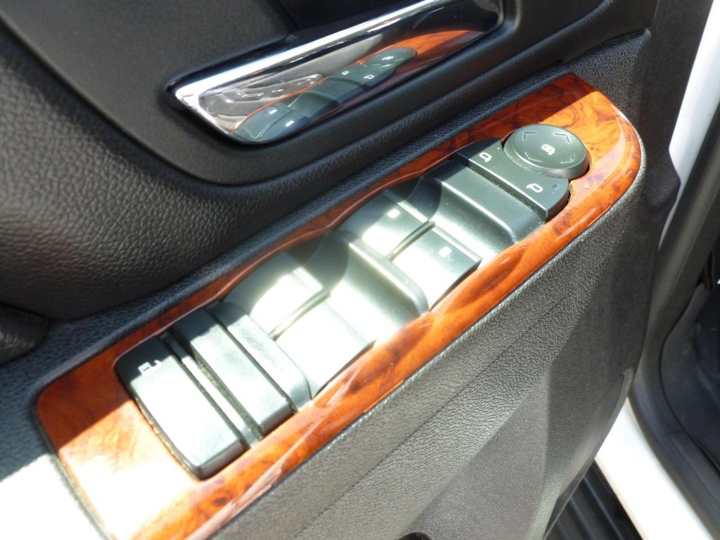 Chevrolet Avalanche Vehicle Image 09