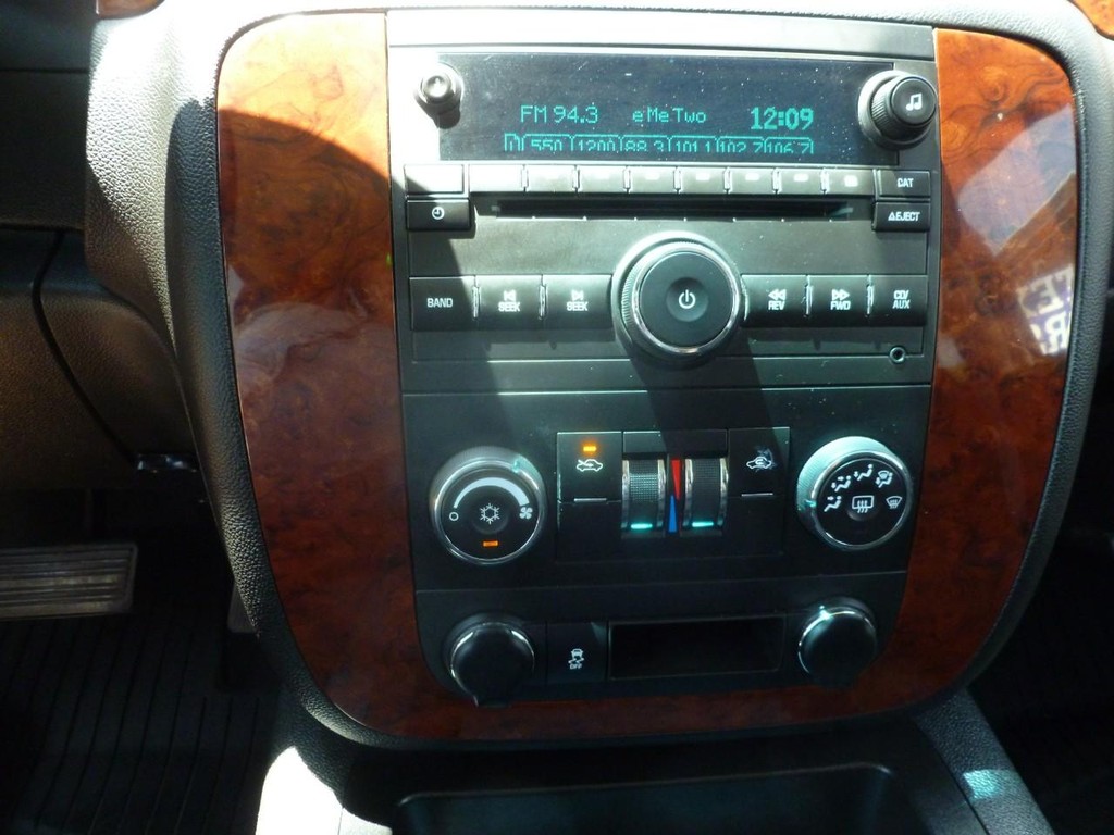 Chevrolet Avalanche Vehicle Image 13