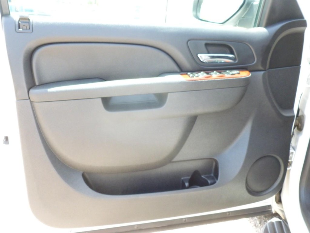 Chevrolet Avalanche Vehicle Image 17