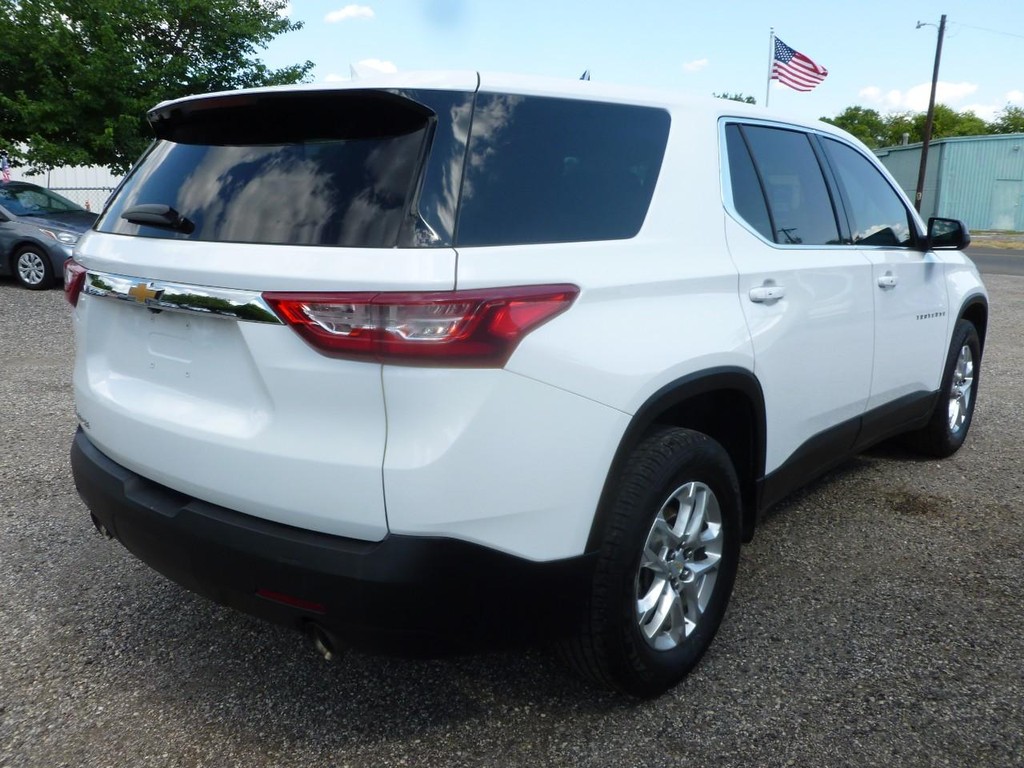 Chevrolet Traverse Vehicle Image 03