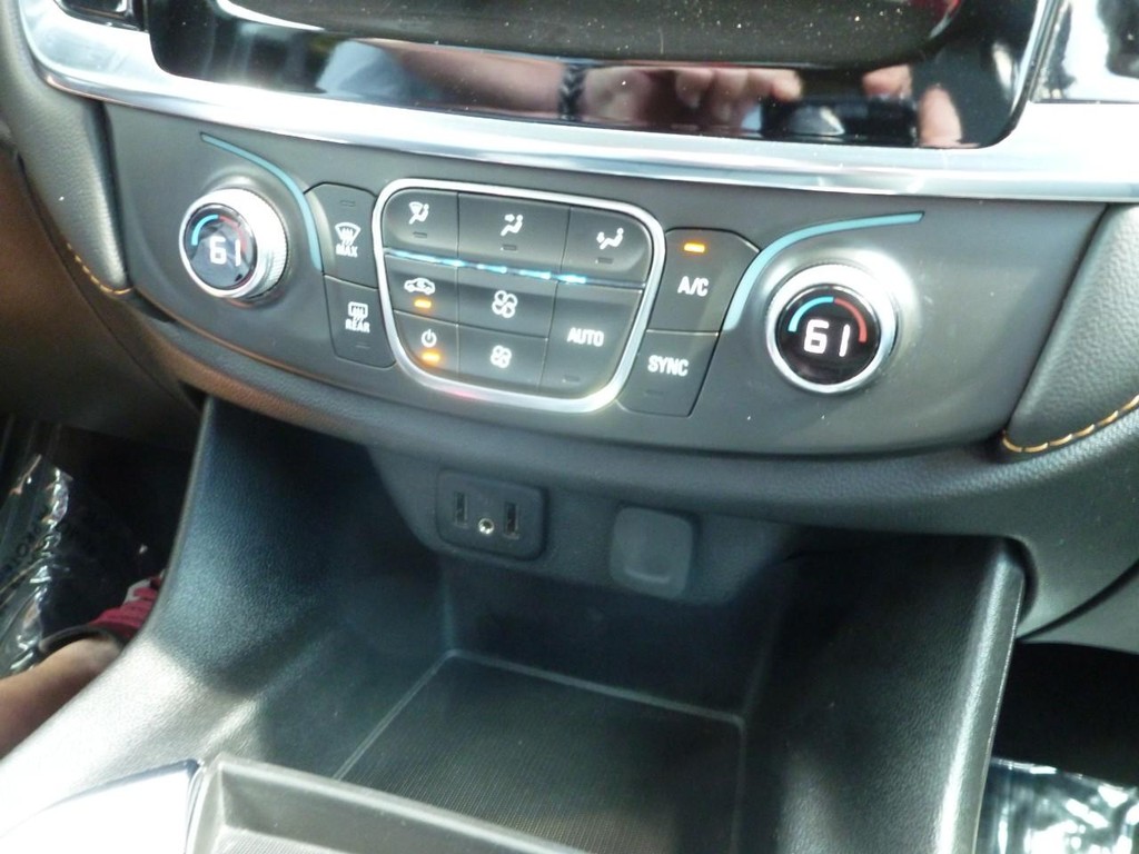 Chevrolet Traverse Vehicle Image 16