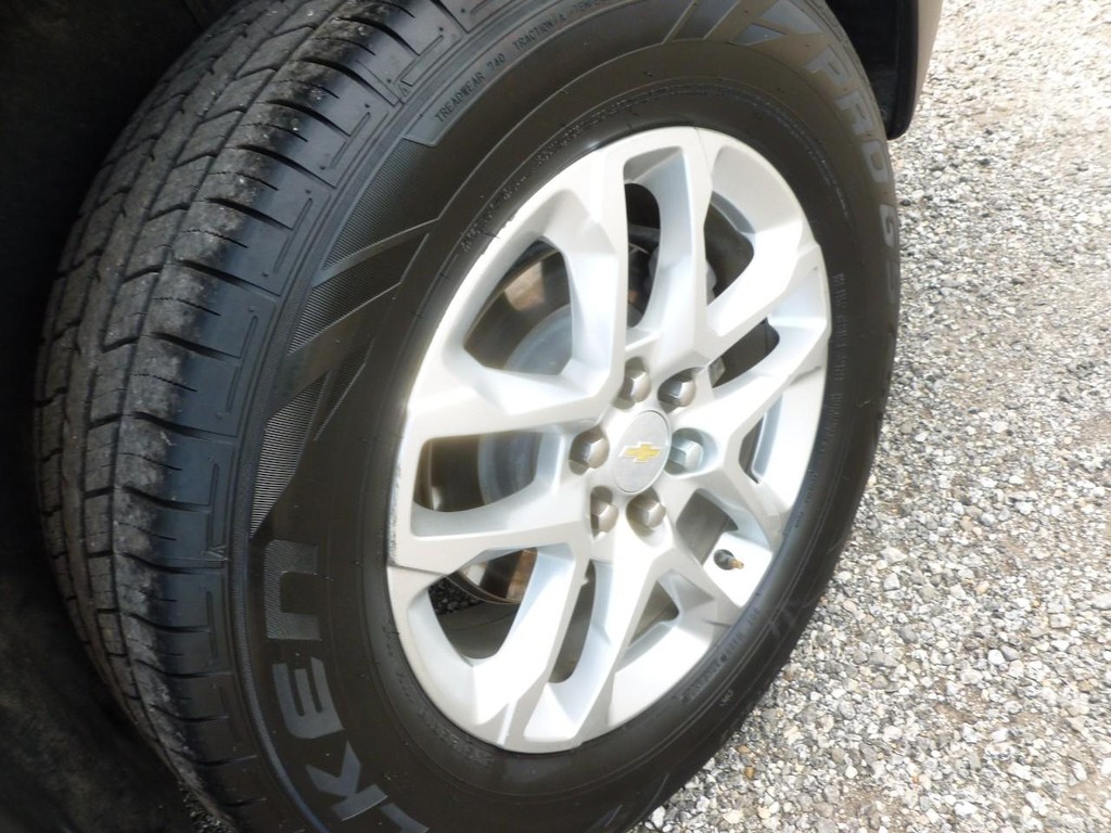 Chevrolet Traverse Vehicle Image 18