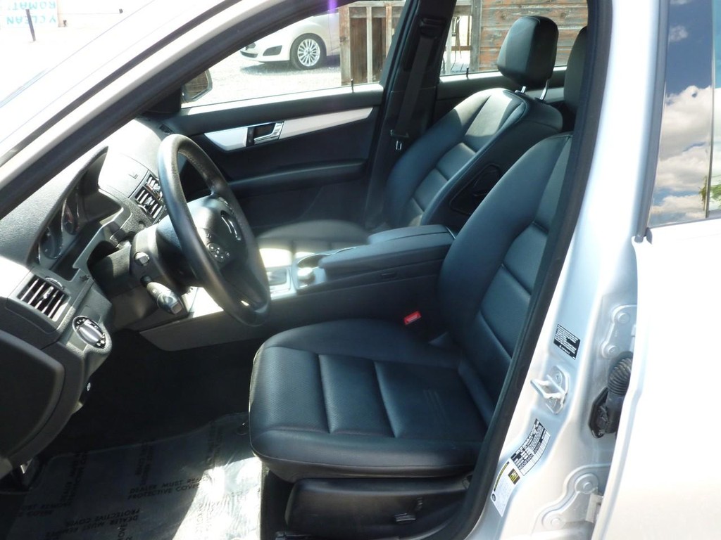 Mercedes-Benz C-Class Vehicle Image 06