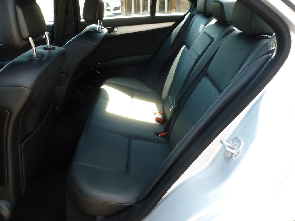 Mercedes-Benz C-Class Vehicle Image 07