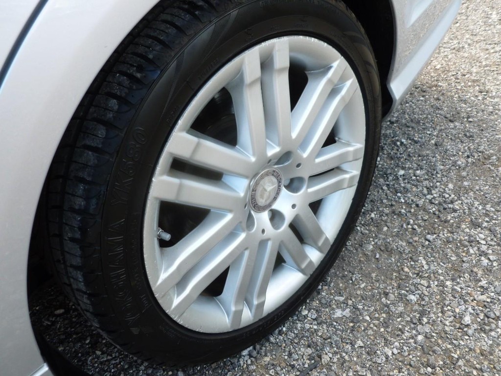 Mercedes-Benz C-Class Vehicle Image 16