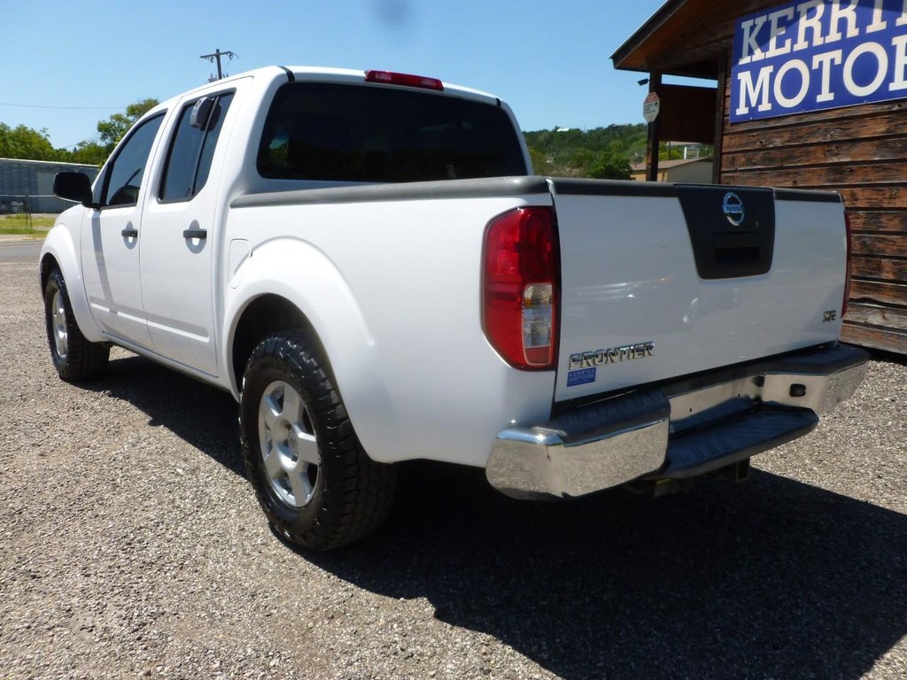 Nissan Frontier Vehicle Image 02
