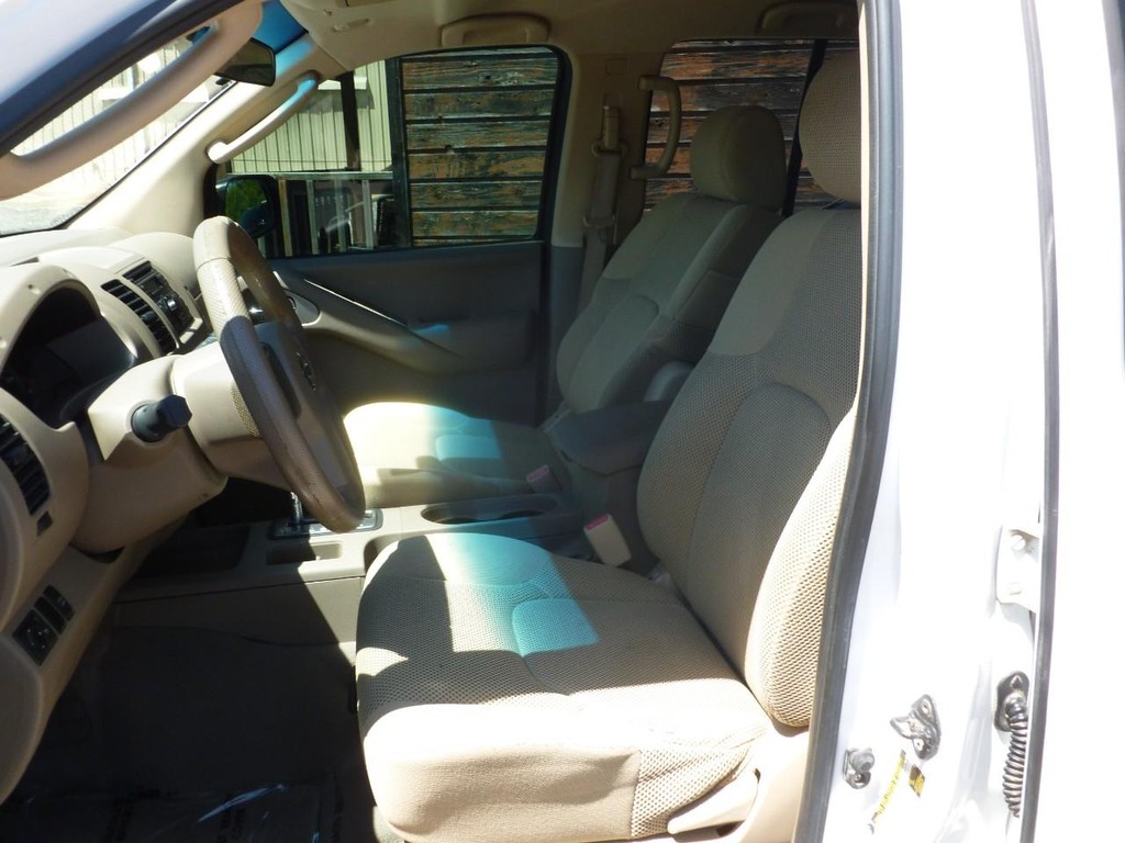 Nissan Frontier Vehicle Image 06