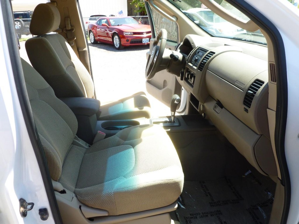 Nissan Frontier Vehicle Image 18