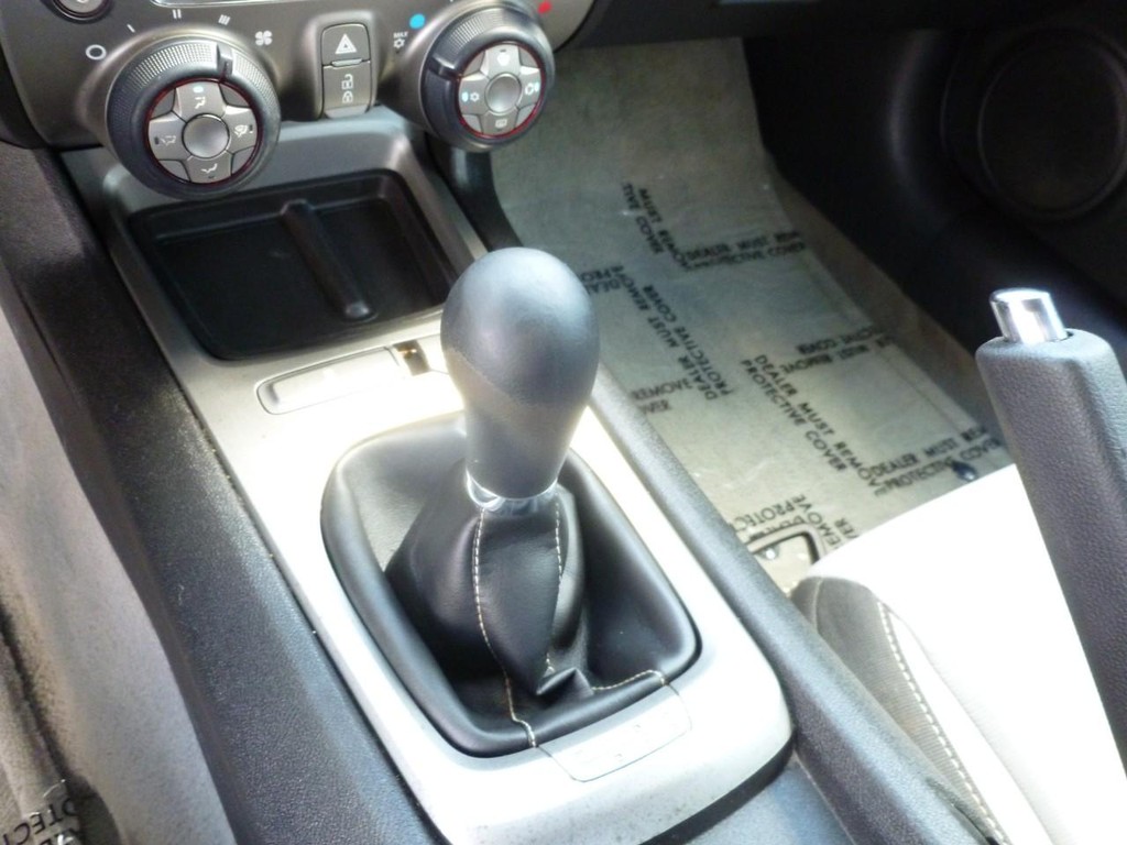 Chevrolet Camaro Vehicle Image 12