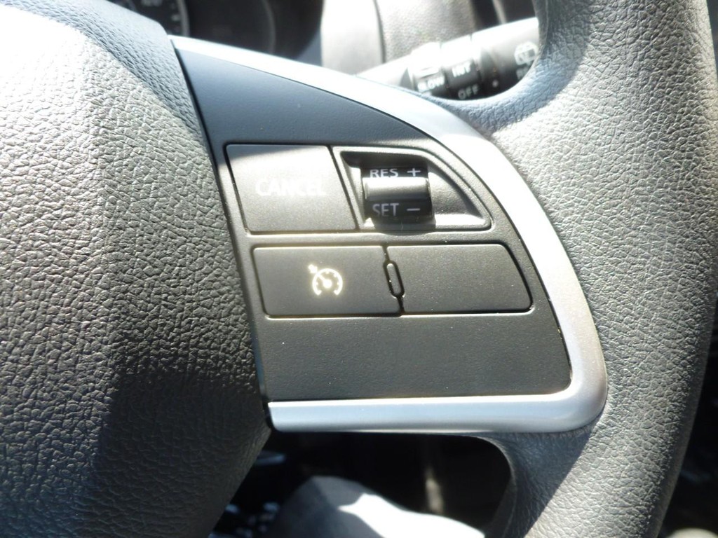 Mitsubishi Mirage Vehicle Image 12